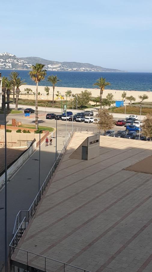 Les Vagues Au Balcon Lejlighed Empuriabrava Eksteriør billede